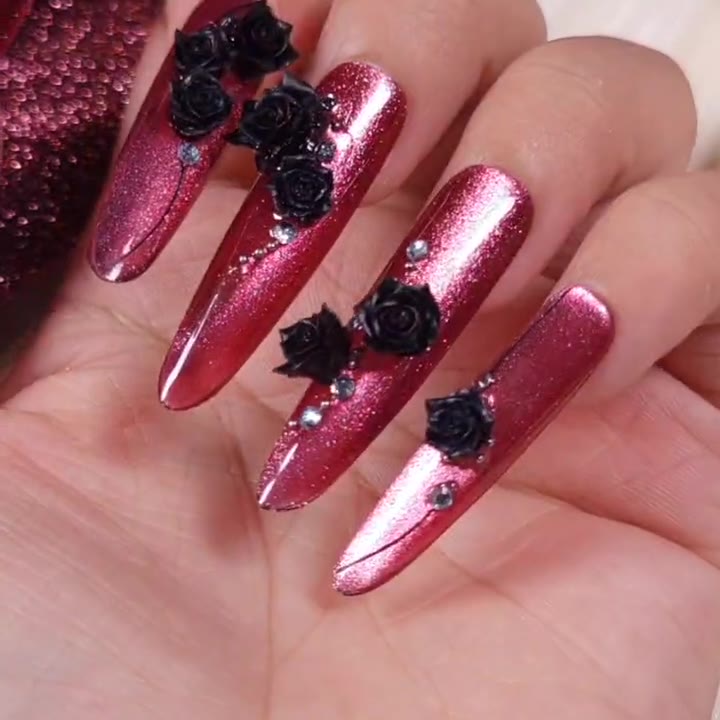 Cat Eye Gel 193 with black rose nail art